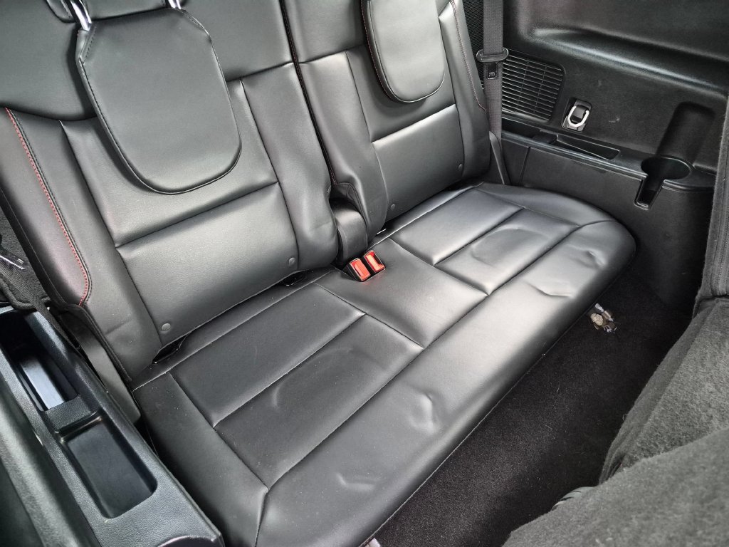 Used 2025 Ford Explorer ST-Line w/ ST-Line Street Pack AWD/4WD image 27