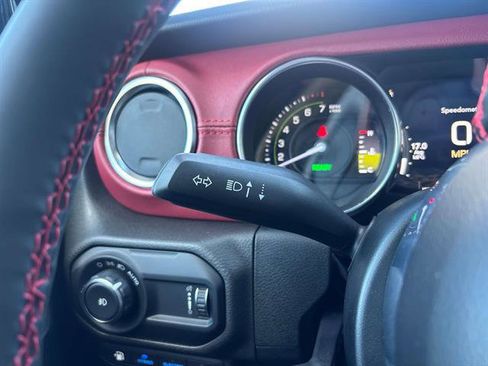 Certified 2023 Jeep Wrangler Unlimited Rubicon 4xe image 28