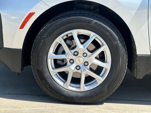 Used 2022 Chevrolet Equinox LS w/ LPO, Floor Liner Package AWD/4WD image 27