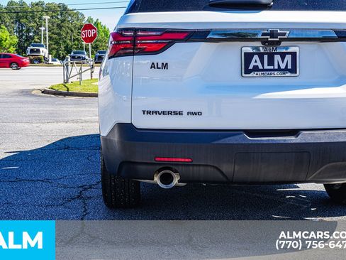 Used 2023 Chevrolet Traverse RS AWD/4WD image 17