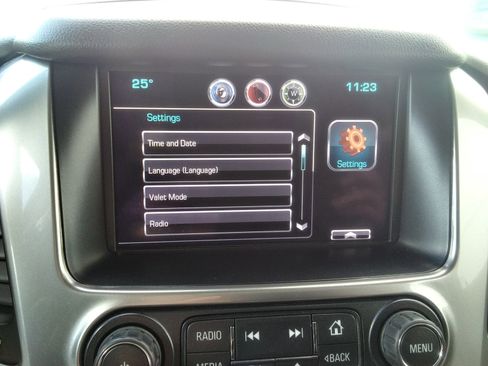 Used 2015 Chevrolet Suburban LT image 31