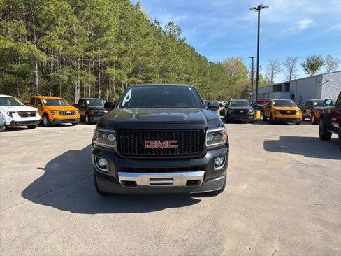 Used 2019 GMC Canyon Denali image 2