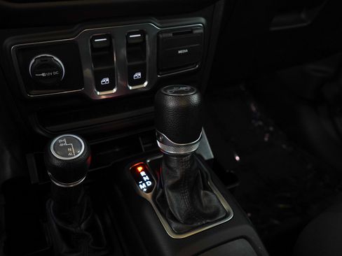 Used 2019 Jeep Wrangler Sport AWD/4WD image 20