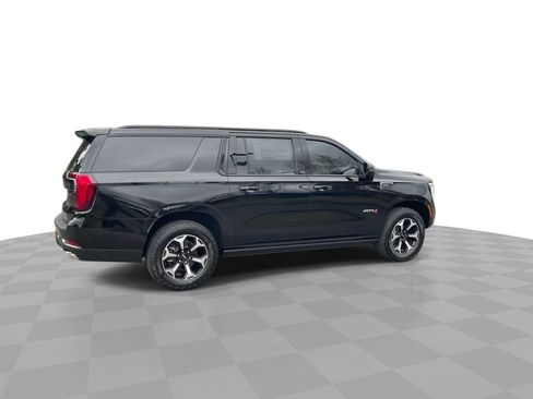New 2026 GMC Yukon XL AT4 AWD/4WD image 8