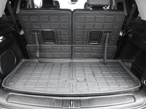 Used 2022 Jeep Grand Cherokee L Limited image 18