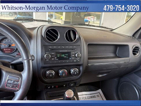 Used 2014 Jeep Patriot Latitude AWD/4WD image 17