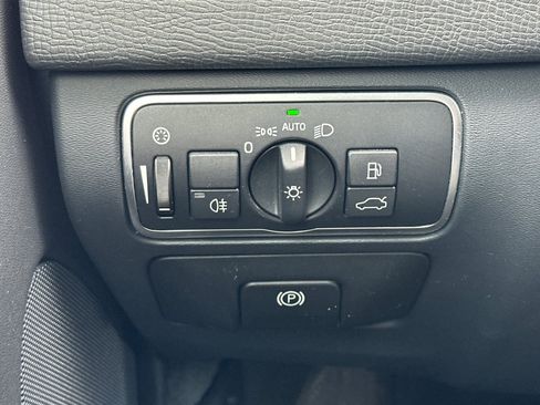 Used 2017 Volvo XC60 T5 Dynamic w/ Advanced Package image 31