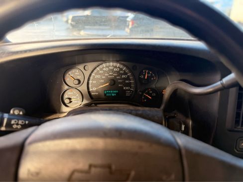 Used 2005 Chevrolet Express 2500 Extended image 14