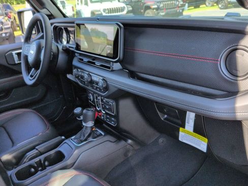 New 2026 Jeep Gladiator Rubicon AWD/4WD image 32