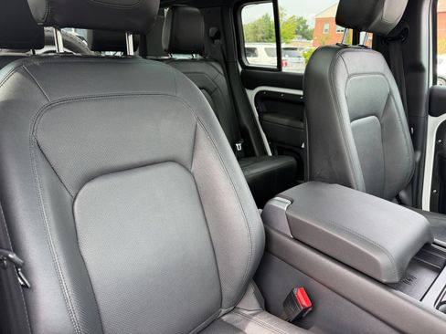 Used 2024 Land Rover Defender 110 S AWD/4WD image 10