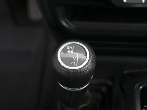 Used 2020 Jeep Wrangler Sport S image 28