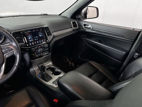 Used 2022 Jeep Grand Cherokee Limited image 24