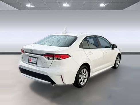 Used 2022 Toyota Corolla LE FWD image 9