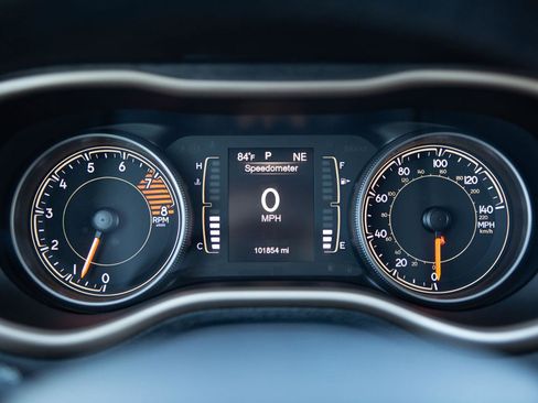 Used 2017 Jeep Cherokee Latitude w/ Cold Weather Group image 11