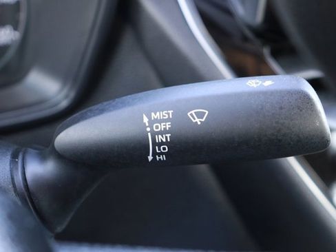 Used 2025 Toyota Corolla LE image 21