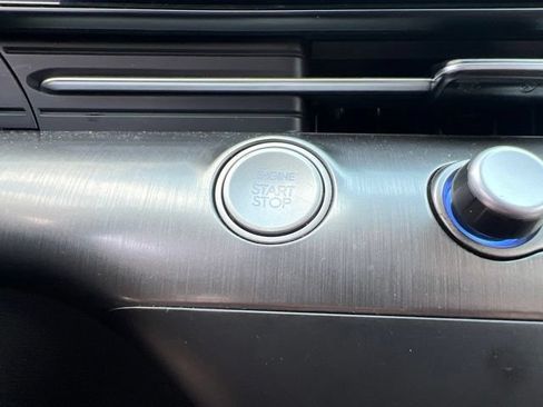 Used 2025 Hyundai Kona SEL FWD image 19