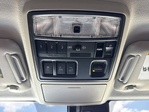 Used 2023 Toyota 4Runner Limited image 32