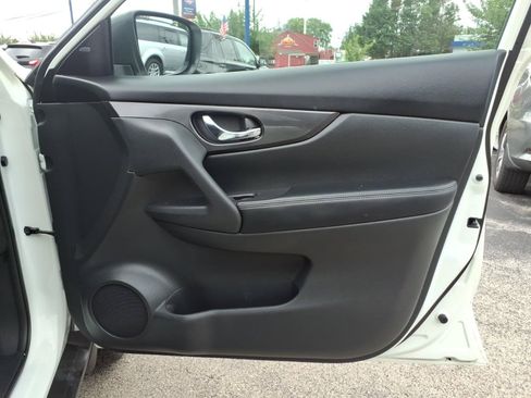 Used 2017 Nissan Rogue SV AWD/4WD image 31