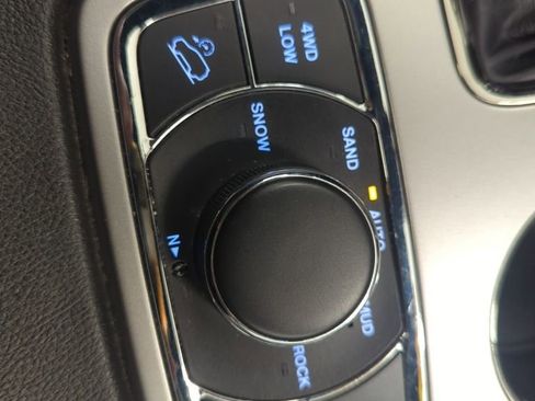 Used 2018 Jeep Grand Cherokee High Altitude image 24