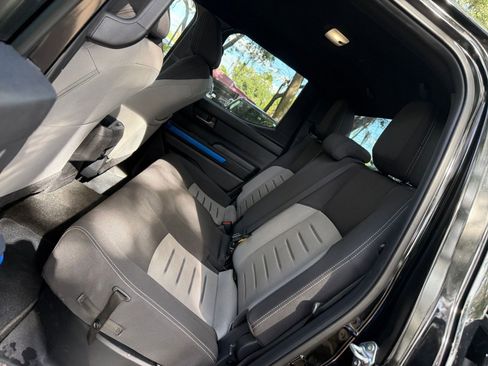 Used 2025 Toyota Tacoma TRD Off-Road image 31