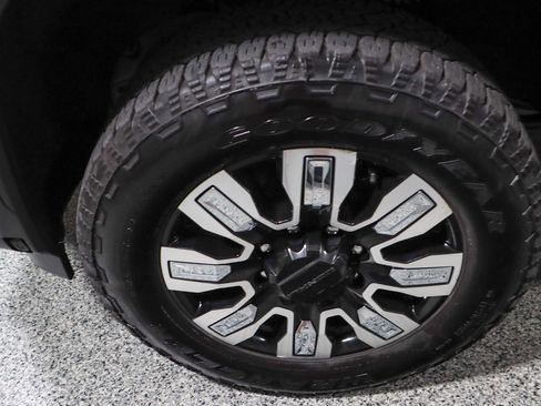 Used 2024 GMC Sierra 2500 Denali w/ Denali Reserve Package image 11