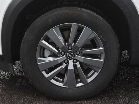 Used 2025 Nissan Pathfinder SV FWD image 9