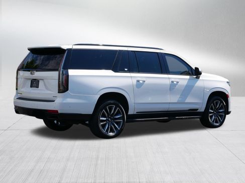 Used 2022 Cadillac Escalade ESV Sport w/ Touring Package AWD/4WD image 5