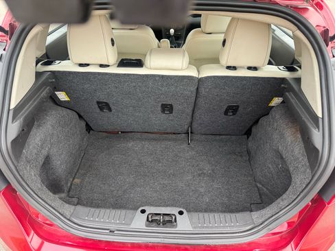 Used 2013 Ford Fiesta Titanium image 27