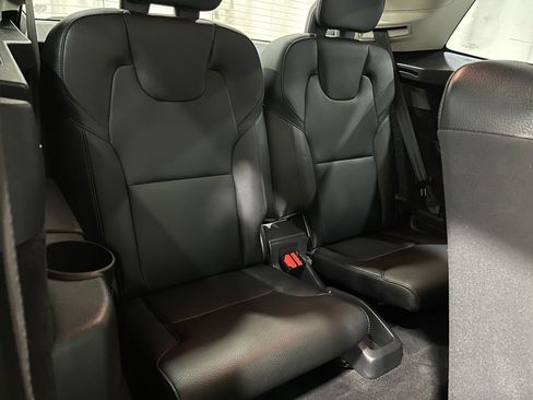 Used 2019 Volvo XC90 T5 Momentum w/ Protection Package Premier image 33
