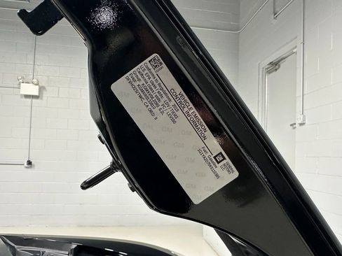 Used 2019 Chevrolet Corvette Stingray Coupe w/ 1LT image 6