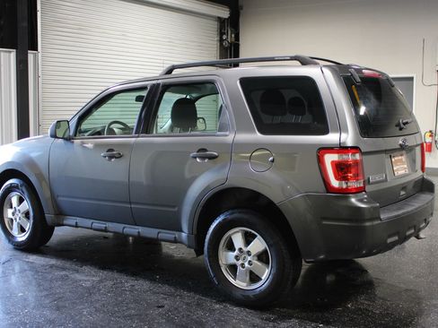 Used 2011 Ford Escape XLS w/ 101A Rapid Spec Order Code FWD image 5