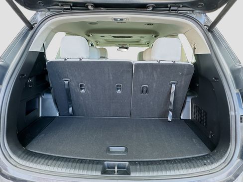 Used 2025 Kia Telluride EX w/ EX Captain's Chair Package FWD image 18
