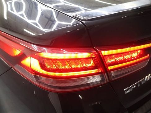 Used 2018 Kia Optima S w/ 18" Alloy Wheels Package image 41