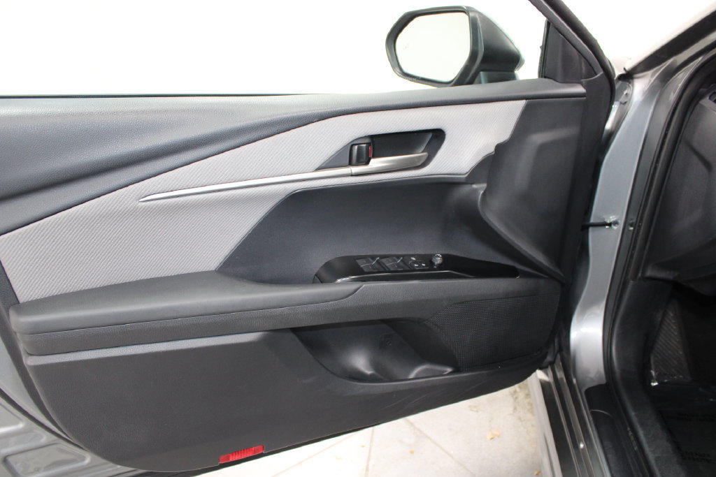 Used 2025 Toyota Camry SE FWD image 14