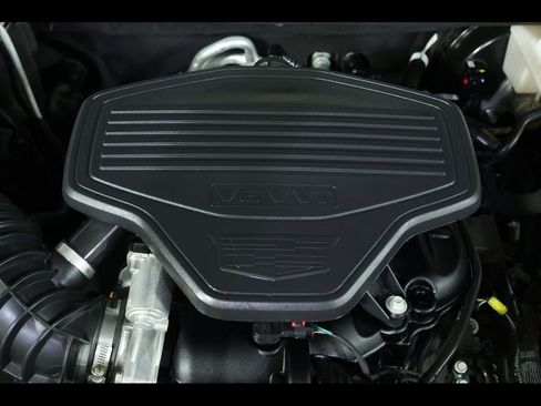 Used 2025 Cadillac XT6 Premium Luxury w/ LPO, Floor Liner Package image 23