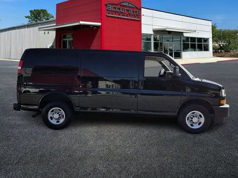 Used 2021 Chevrolet Express 2500 w/ Driver Convenience Package image 6