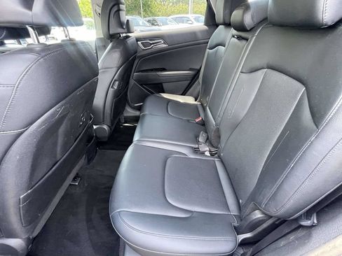 Used 2024 Kia Sportage EX FWD image 12