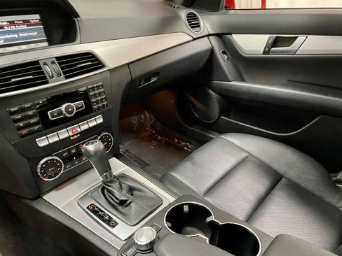 Used 2013 Mercedes-Benz C 250 Sedan image 24