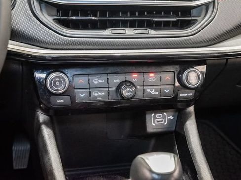 Certified 2025 Jeep Compass Trailhawk AWD/4WD image 21