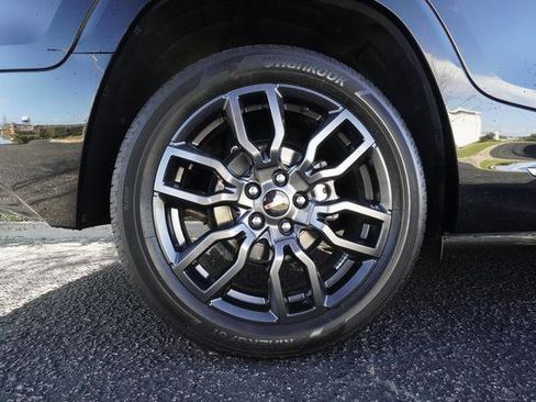 Used 2024 GMC Terrain Denali w/ Black Diamond Edition image 36