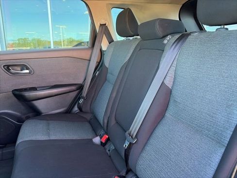 Used 2023 Nissan Rogue SV image 19