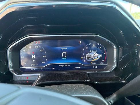 Used 2025 Chevrolet Silverado 2500 LT w/ Convenience Package AWD/4WD image 17