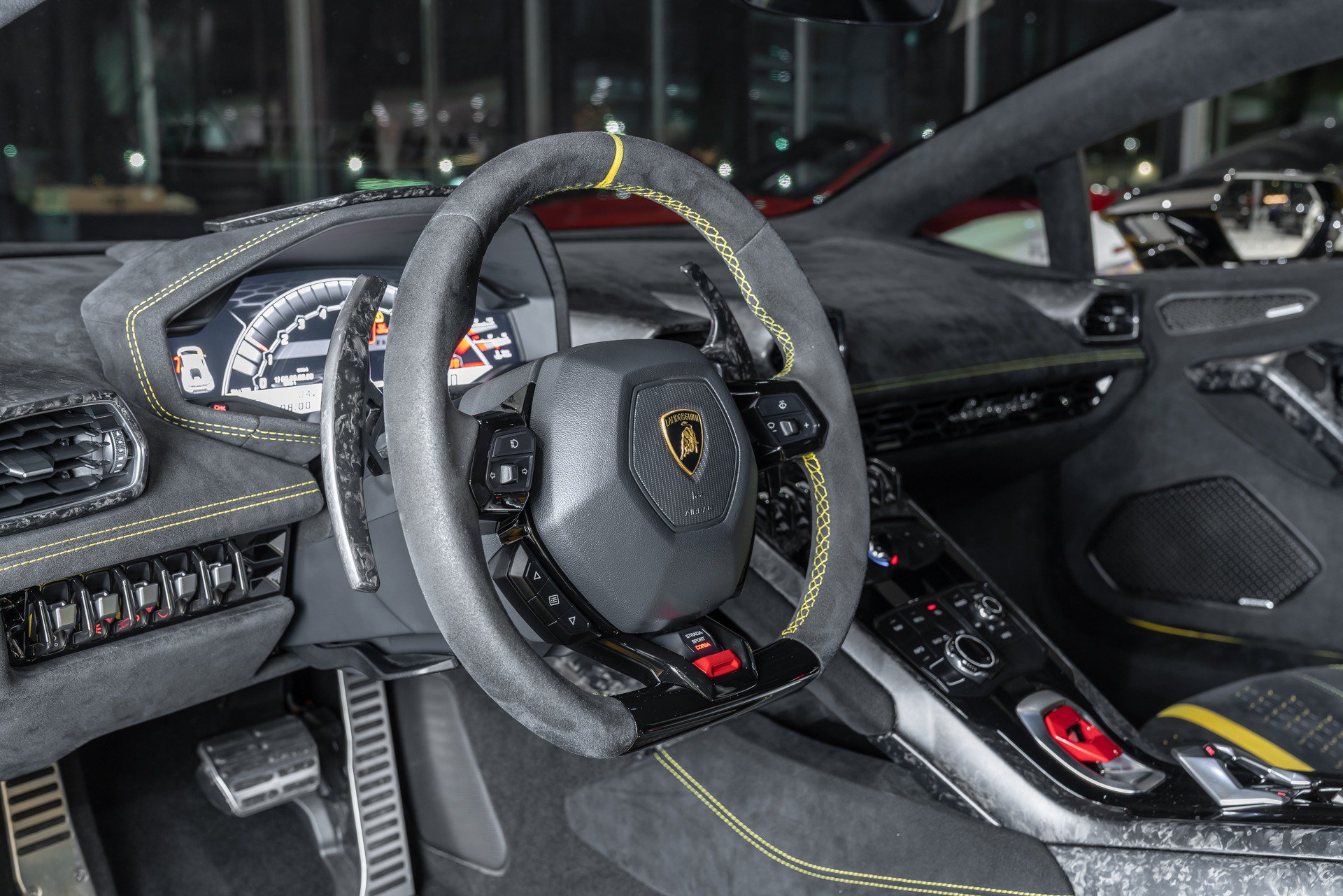 Used 2018 Lamborghini Huracan Performante AWD/4WD image 8