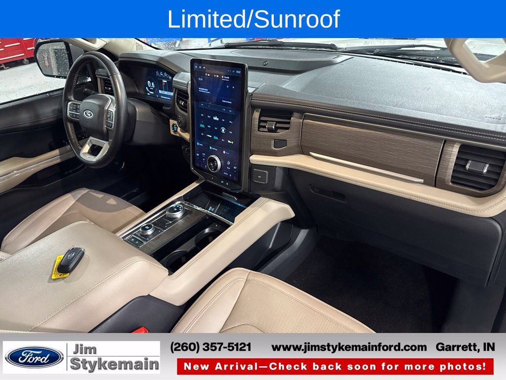 Used 2023 Ford Expedition Limited AWD/4WD image 32