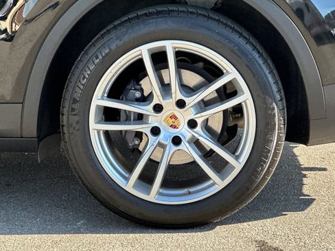 Used 2021 Porsche Cayenne Coupe image 44