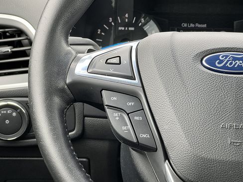 Used 2017 Ford Edge SEL AWD/4WD image 17