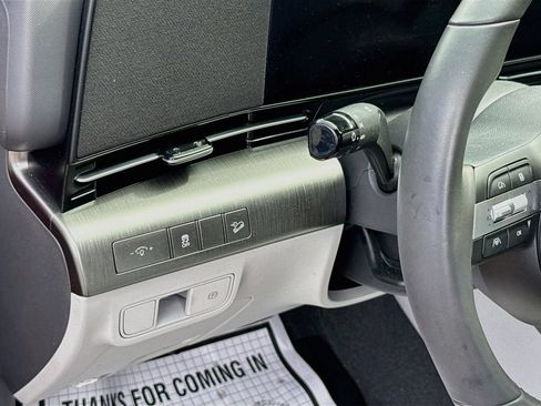 Used 2024 Hyundai Kona SEL FWD image 11