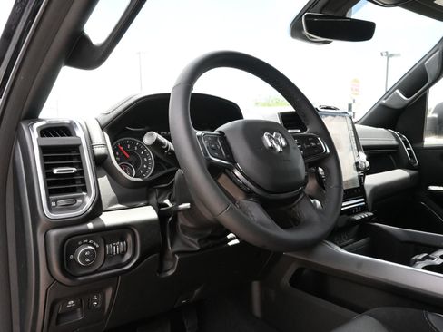 Used 2026 RAM 1500 Laramie AWD/4WD image 16