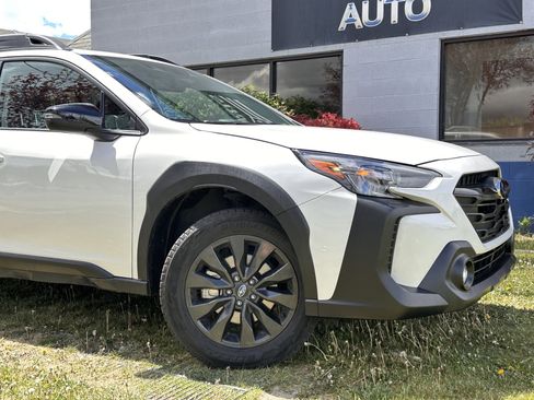 Used 2025 Subaru Outback Onyx Edition XT AWD/4WD image 3