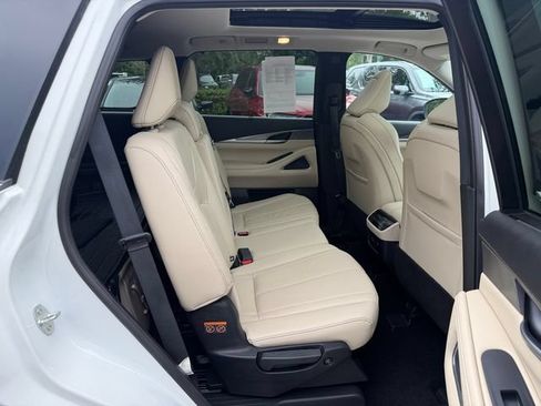 Used 2024 INFINITI QX60 Luxe w/ Performance Audio Package FWD image 16